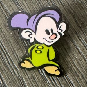5/$25 Snow White & The Seven Dwarfs Dopey Pin